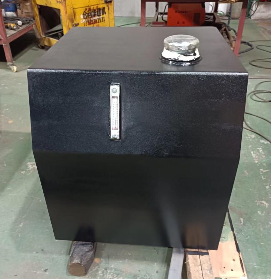 訂造各類貨車油缸-truck-Hydraulic-Oil-Tank-訂製液壓油箱-泥頭車油壓缸定製-客製油箱-工業車輛專用鋼鐵類配件-大型重型貨車油缸1