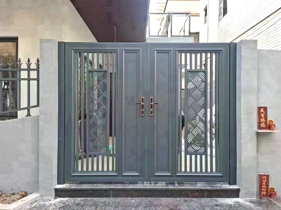 訂造花園停車場大閘自動趟門-訂製電閘門-automatic-gate-特製獨特花款大閘3