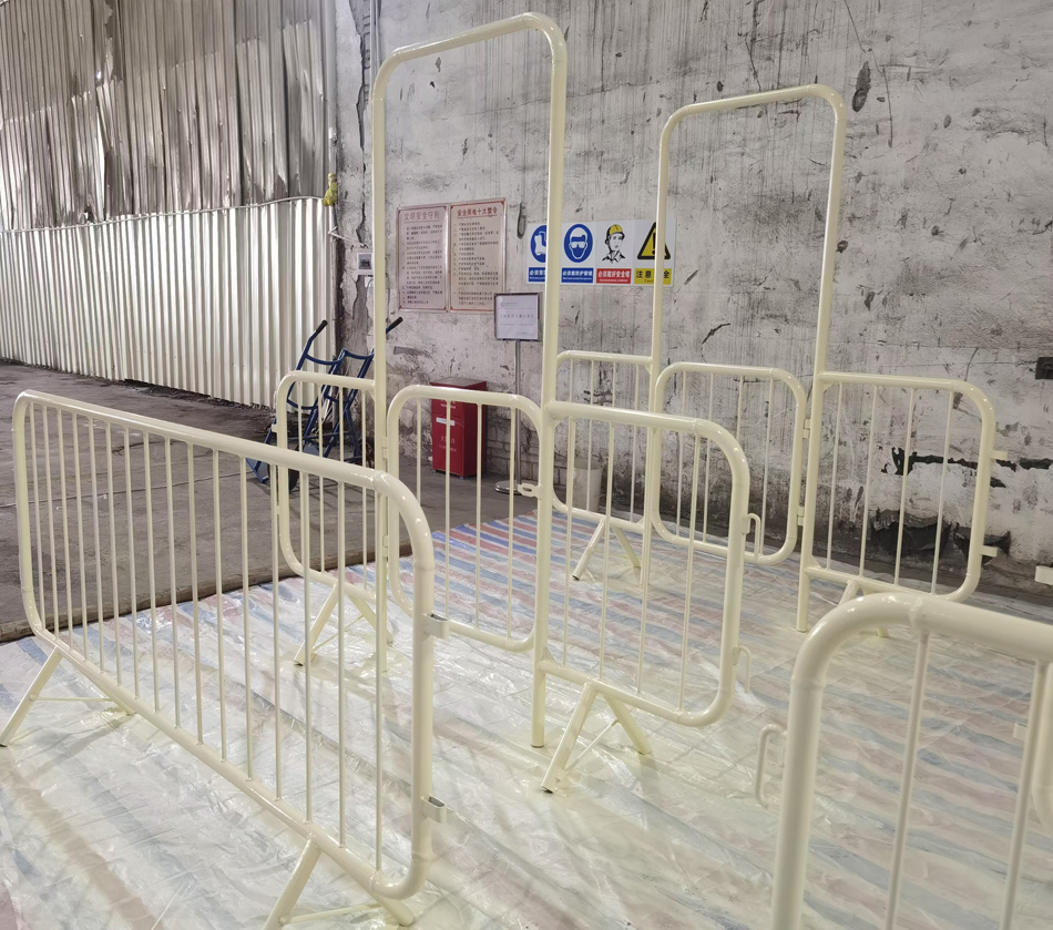 設計及訂造臨時移動式金屬欄河-自定尺寸顏色及特別形狀-Metal-Crowd-Barriers-鐵器工程-鐵器加工-香港鐵器