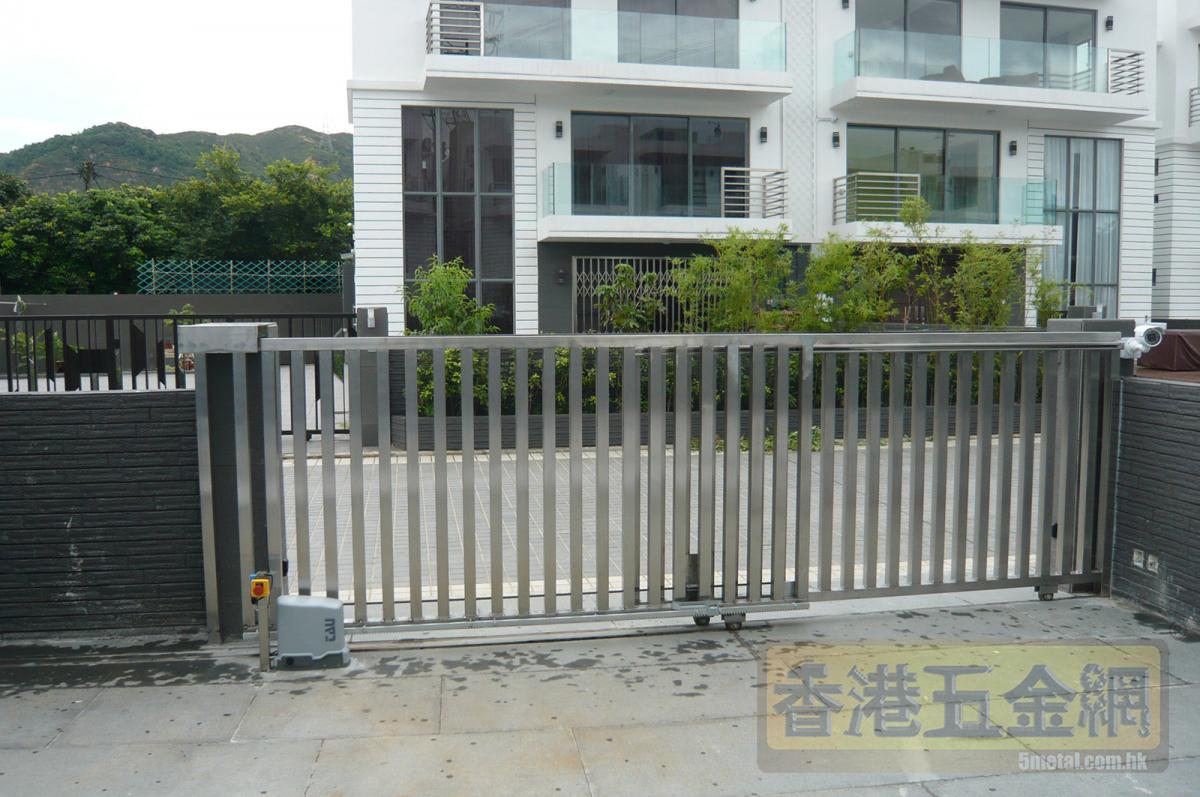 停車場花園學校大樓大門自動趟門大閘-電動戶外大閘大門電閘掩門安裝保養一條龍-戶外大閘自動趟門系統工程-設計訂造連安裝